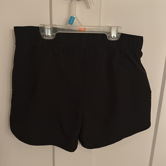 Old Navy active go-dry cool black shorts, size XL (14–16) youth - Picture 2 of 3